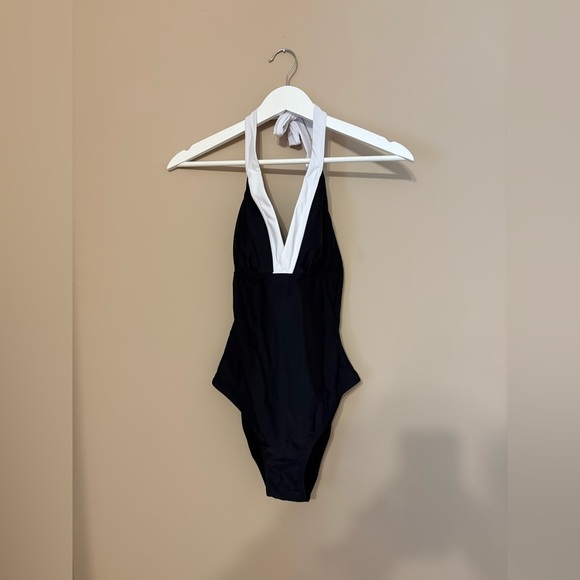 Cupshe Black and White One-Piece Swimsuit NWTs Size Medium - Picture 4 of 8